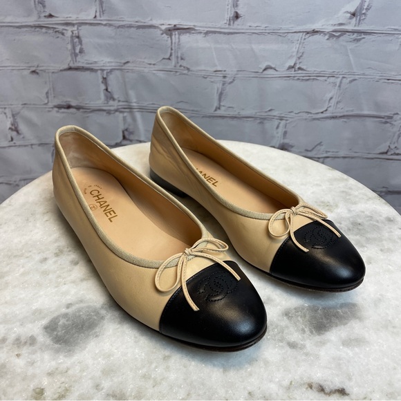 Chanel CC Cap Toe Flats - Picture 1 of 11